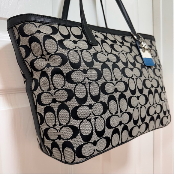 Coach Legacy Weekend Large Zip Top Tote in Black and Grey Signature Canvas NWOT - Picture 3 of 11